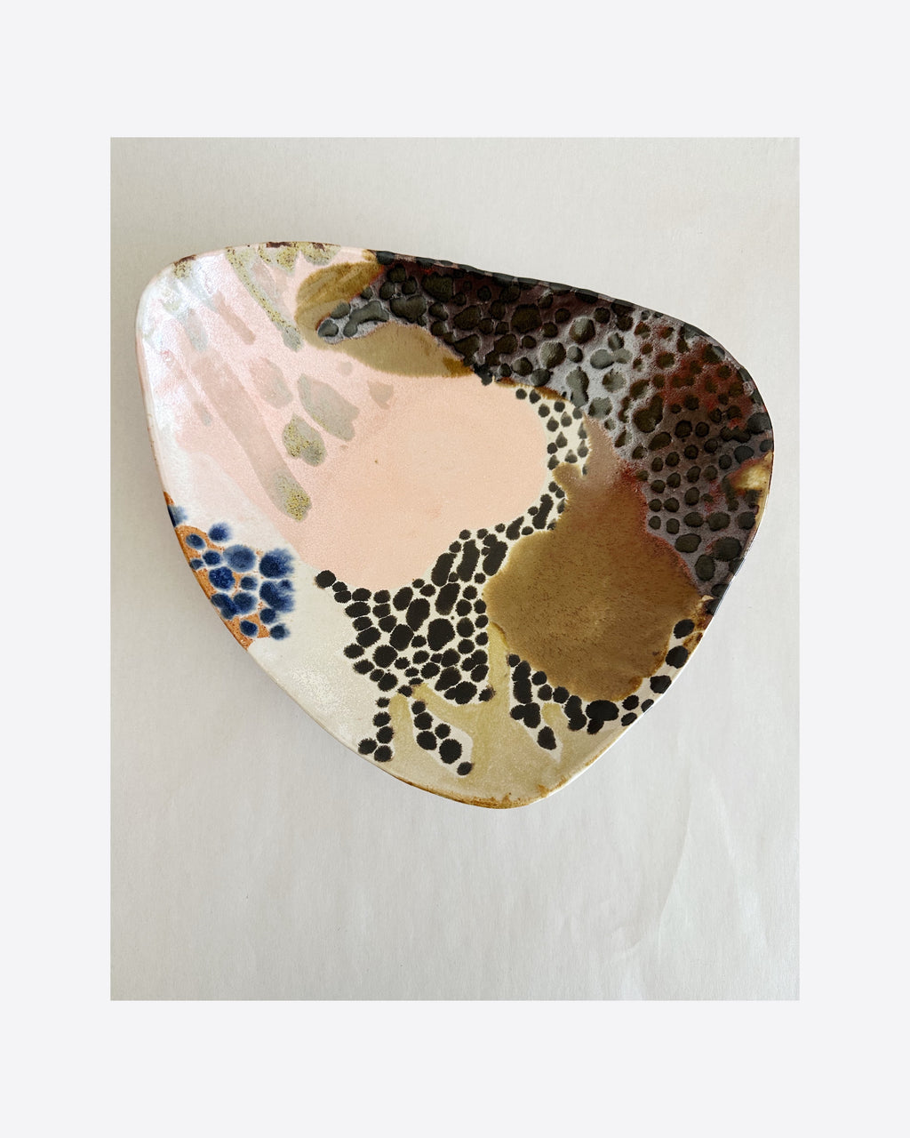 Medium  Free-Form Dish 520