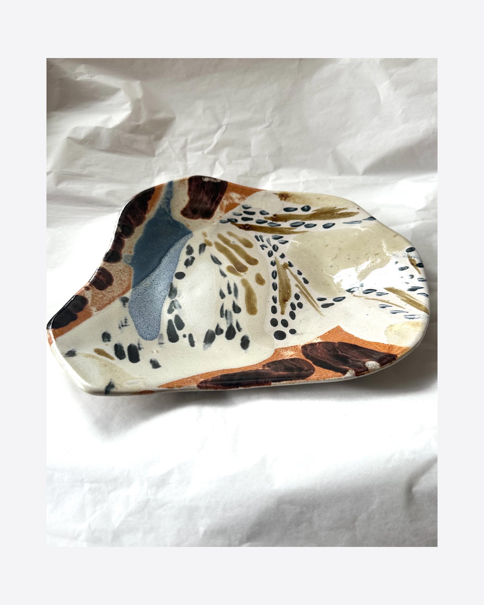 Medium  Free-Form Dish 533